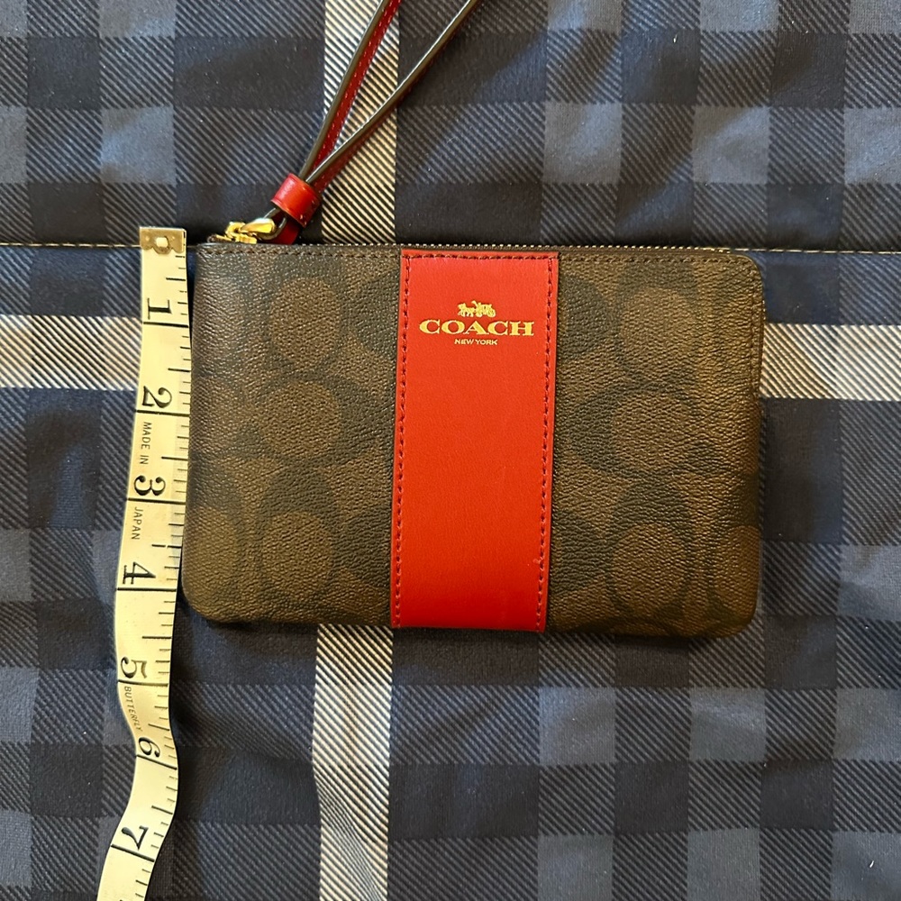 Coach wristlet - Picture 3 of 5